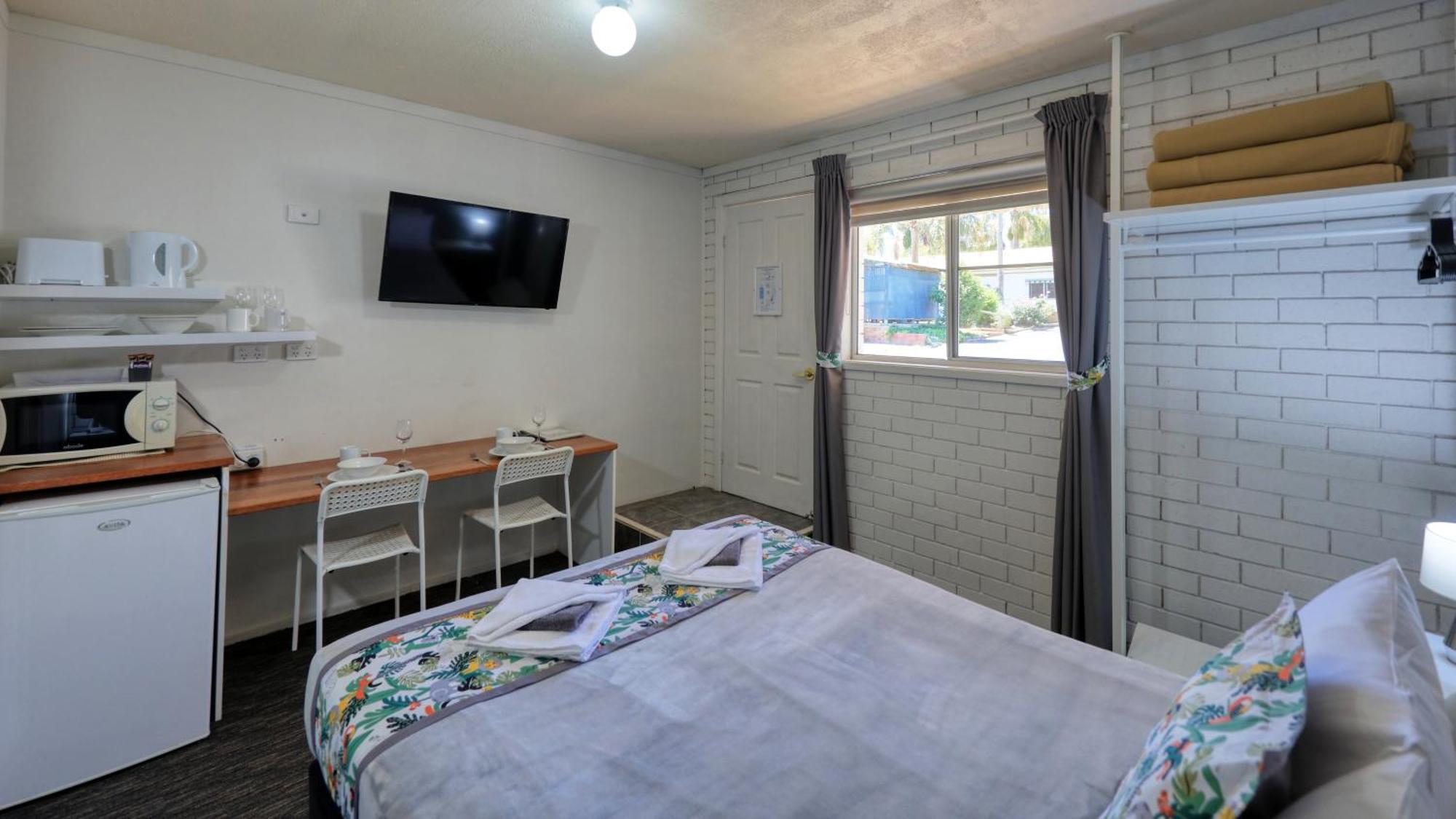 Oasis Motel Peak Hill ภายนอก รูปภาพ