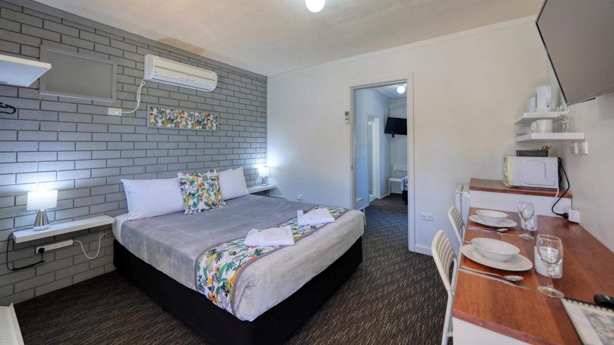 Oasis Motel Peak Hill ภายนอก รูปภาพ