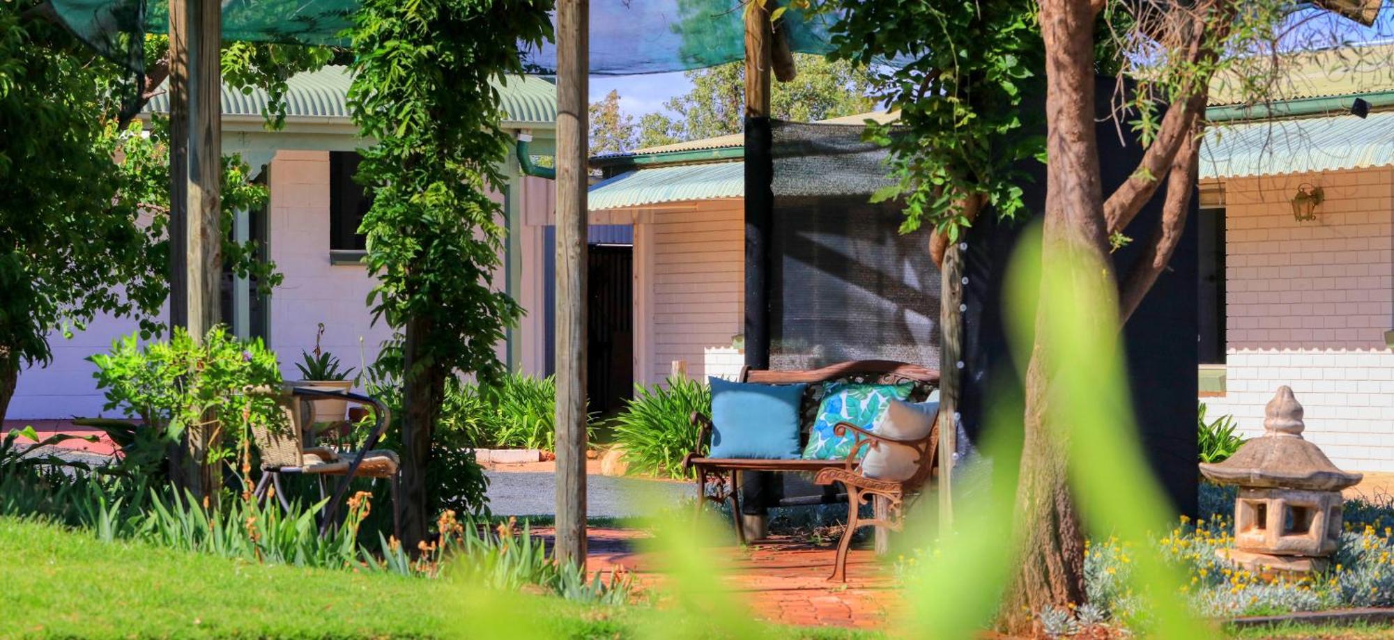 Oasis Motel Peak Hill ภายนอก รูปภาพ