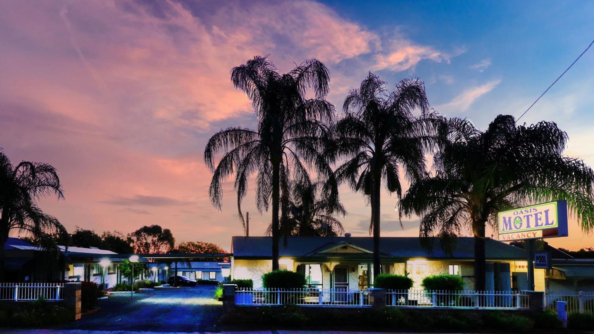 Oasis Motel Peak Hill ภายนอก รูปภาพ