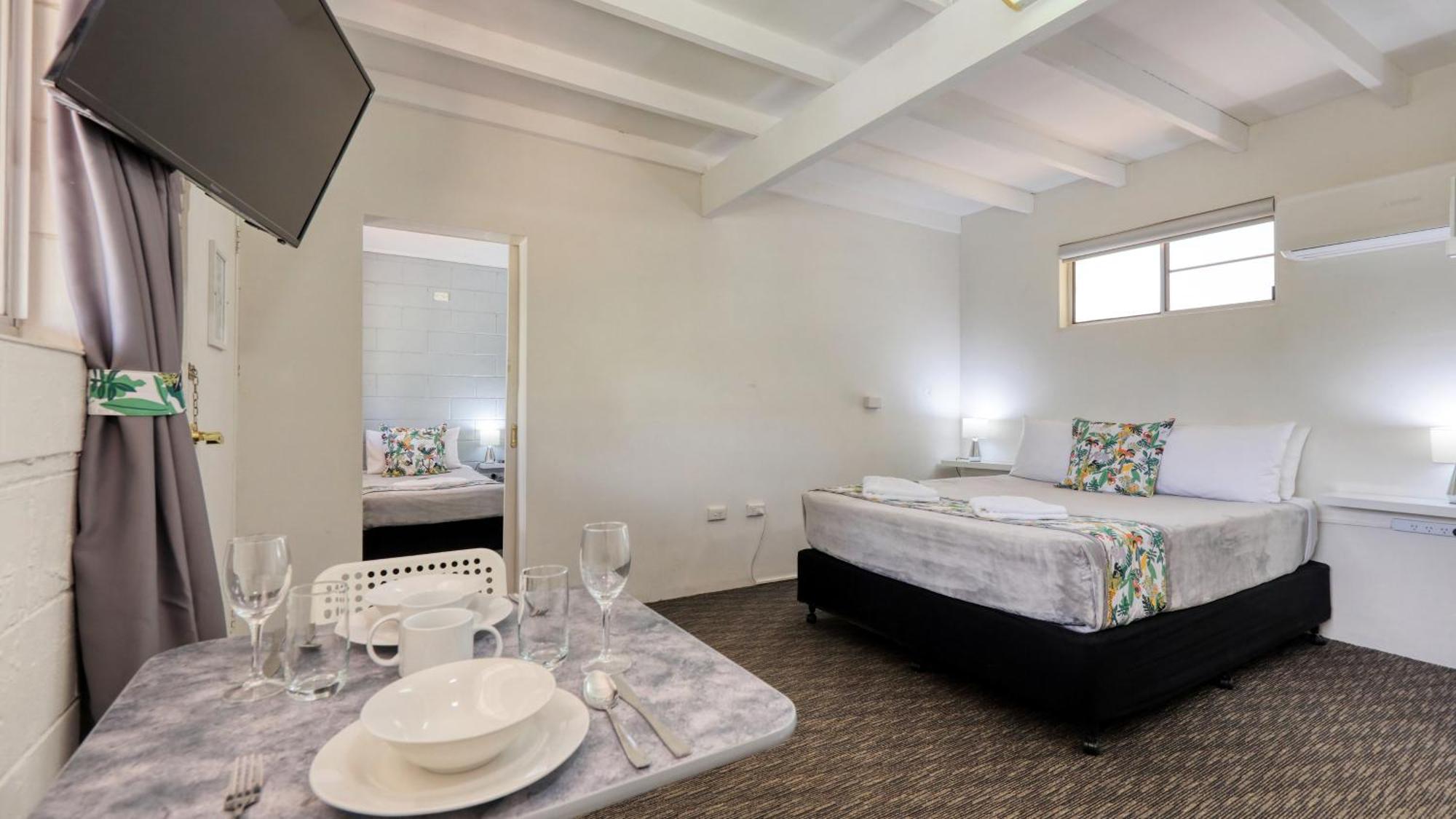 Oasis Motel Peak Hill ภายนอก รูปภาพ