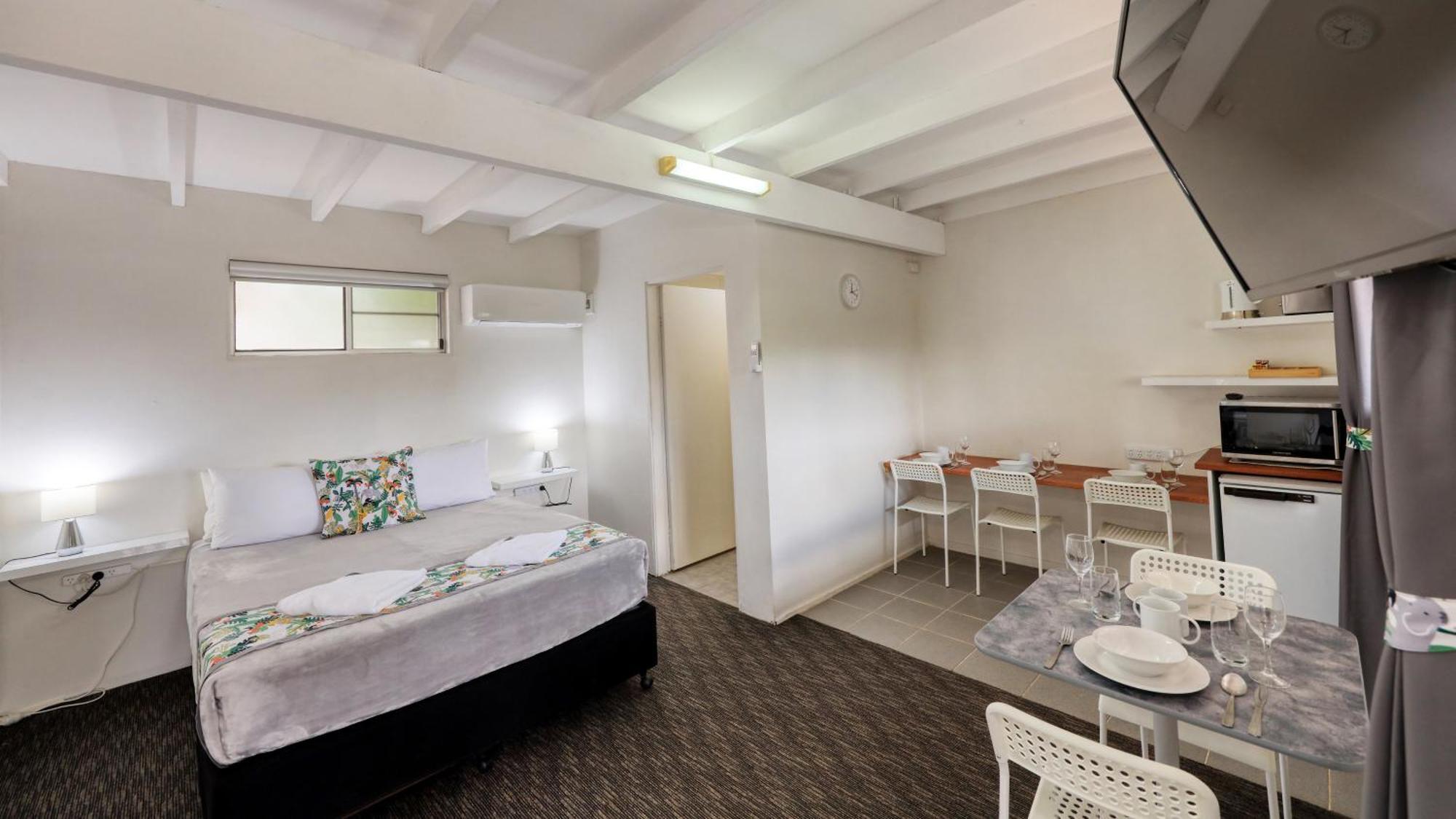 Oasis Motel Peak Hill ภายนอก รูปภาพ