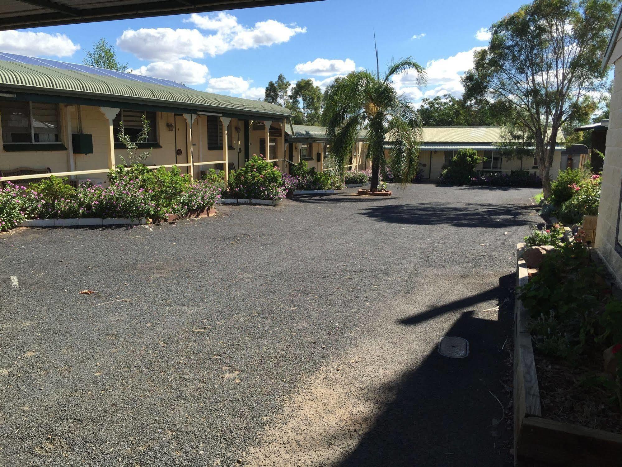 Oasis Motel Peak Hill ภายนอก รูปภาพ